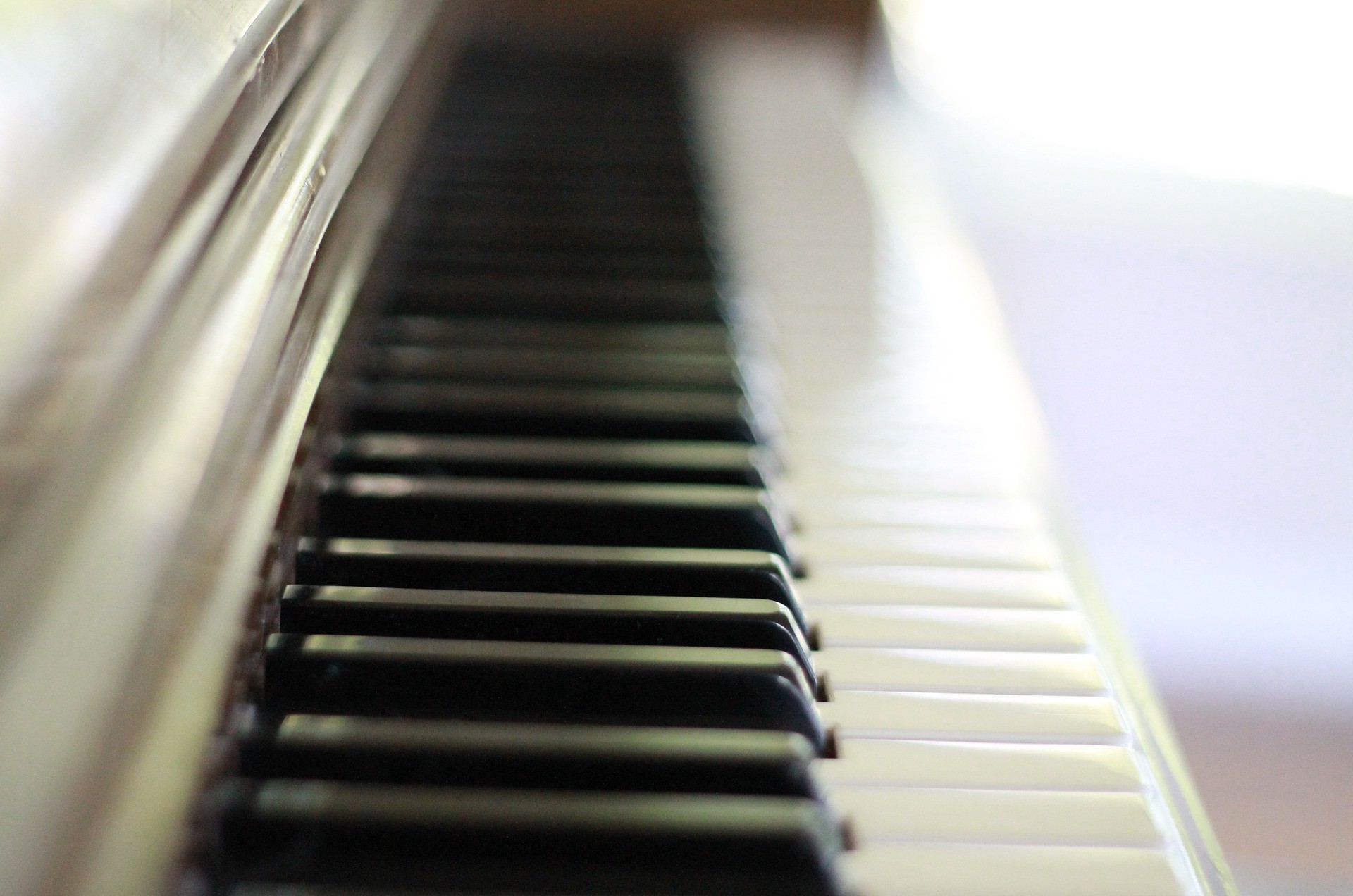 piano-keys-756954_1920